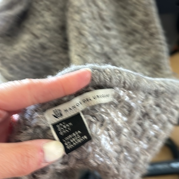 Manos Del Uruguay fringe wrap - Picture 5 of 7